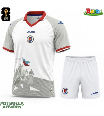 Haiti Bortaställ Barn VM 2026 Kortärmad (+ Korta byxor)